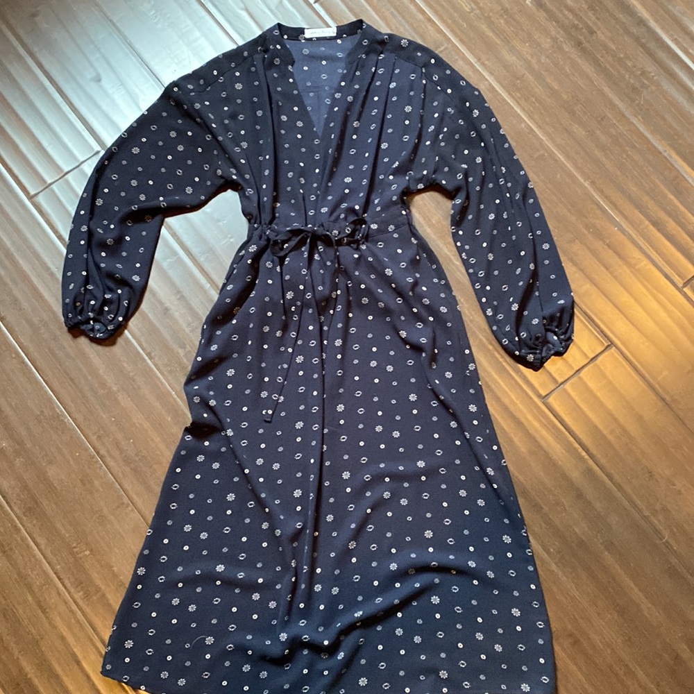 Long sleeve mid length dress, navy blue v-neck, elastic at wrists and waist